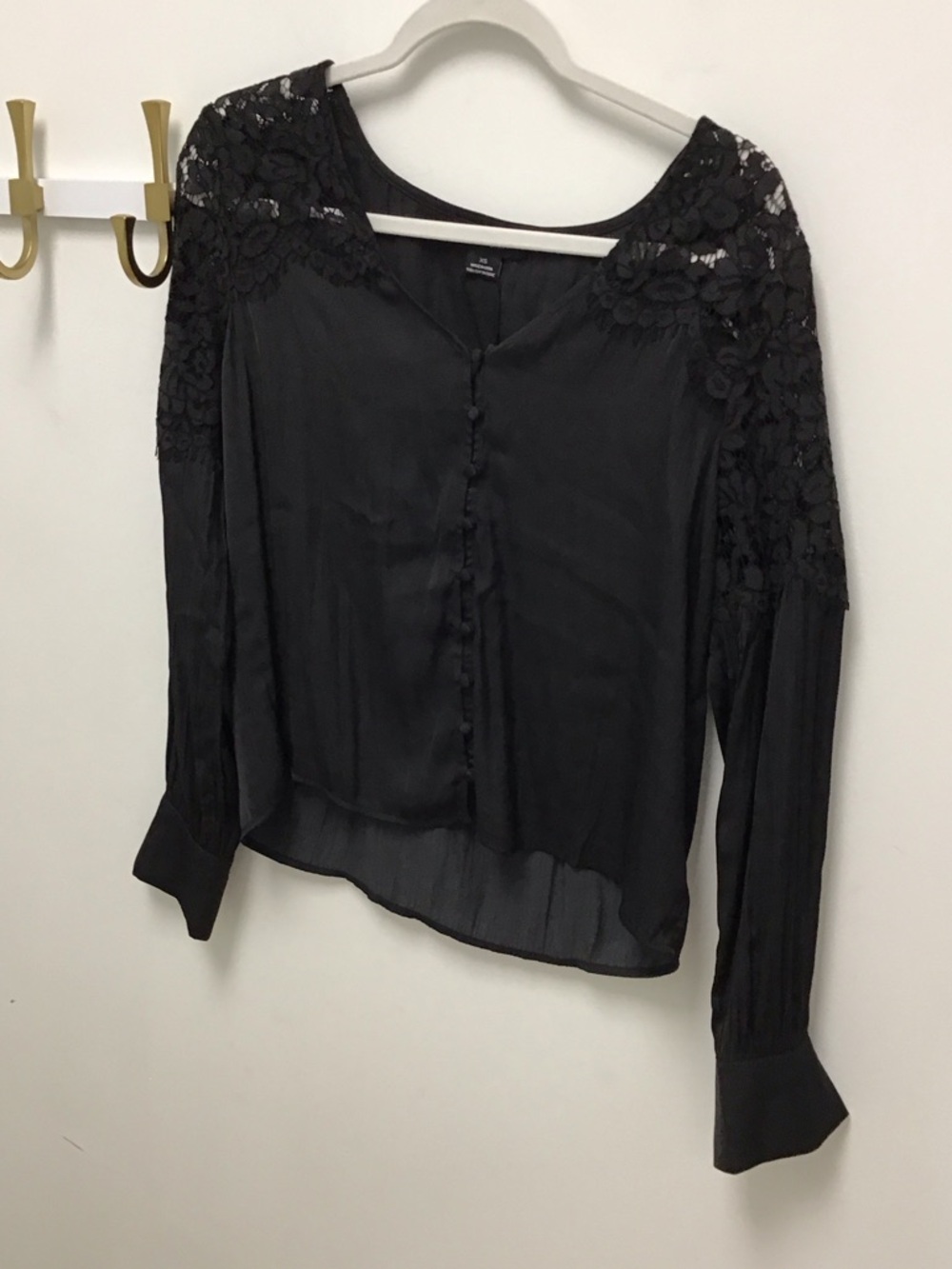 Sanctuary falling forward Women's Black Lace Shoulder Button-Front Blouse